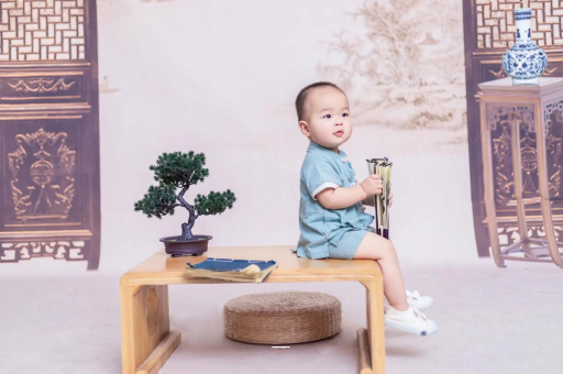 双峰孕妇肚子上的黑线
